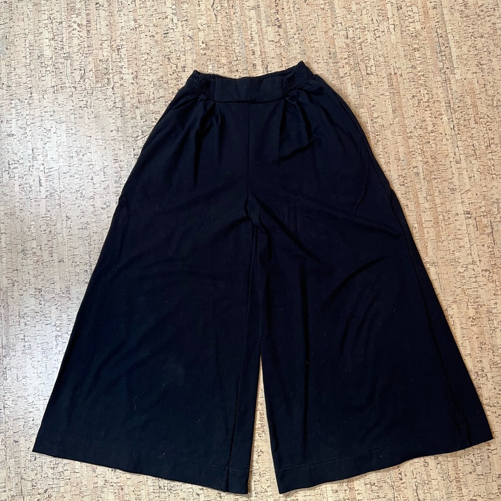 Bel Kazan wide-leg pant. 95% cotton, 5% spandex. Thick! Pockets!